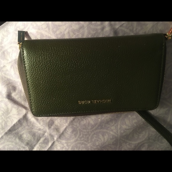 MICHAEL Michael Kors Handbags - Michael Kors clutch MICHAEL Michael Kors Handbags - Michael Kors clutch